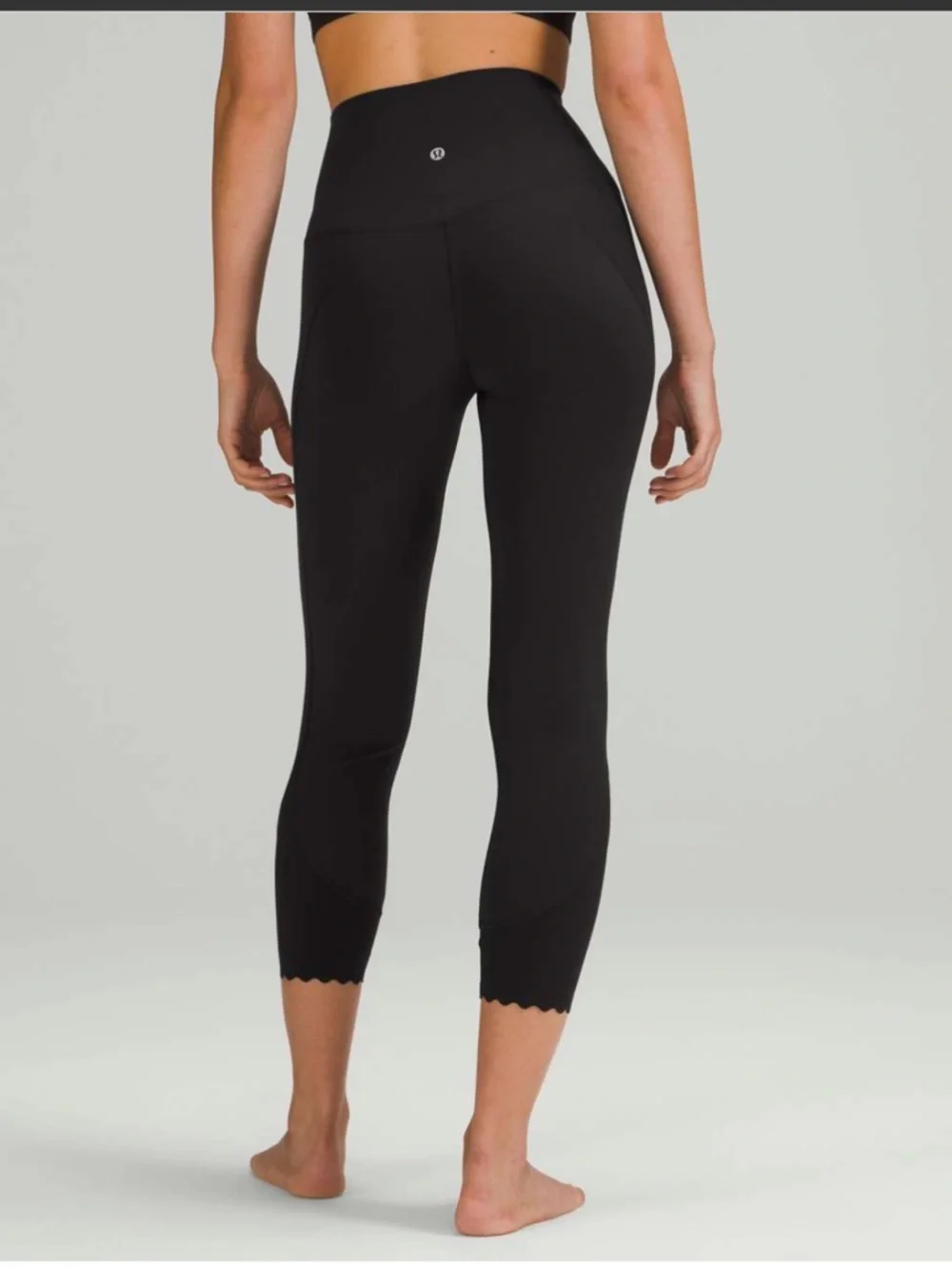 Lululemon Align Scalloped Hem High-Rise Crop 23", Size 2
Black - Picture 3 of 10
